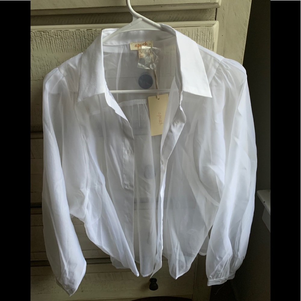 NWT a peach from forever 21 sheet button down